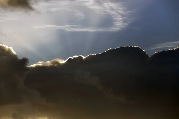 Stormy Cloudscape Sun Rays — Stock Photo, Image