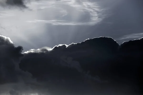 Stormy Cloudscape Sun Rays Converted Black White Toned Blue — Stock Photo, Image