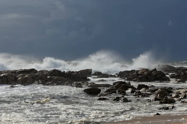 Mar Rocoso Del Norte Portugal Antes Fuertes Lluvias Tormentas — Foto de Stock