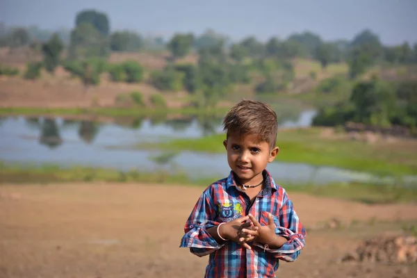 Tikamgarh Madhya Pradesh Índia Novembro 2019 Menino Índio Feliz Com — Fotografia de Stock