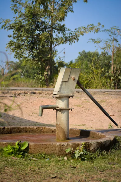 Stara Pompa Wodna Obsługiwana Ręcznie Wiejskich Indiach — Zdjęcie stockowe