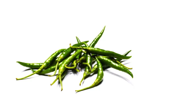 Verse Groene Chili Pepers Geïsoleerd Witte Achtergrond — Stockfoto