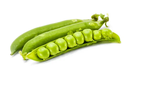 Verse Groene Erwten Geïsoleerd Witte Achtergrond — Stockfoto