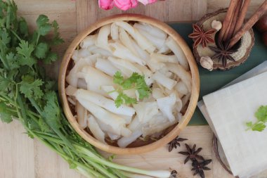 Şehriye rulo çorbası ile pork, Çin yemeği