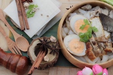 Şehriye rulo çorbası ile pork, Çin yemeği