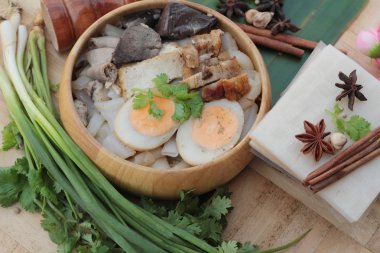 Şehriye rulo çorbası ile pork, Çin yemeği