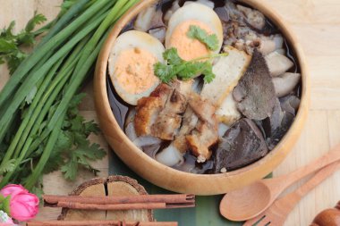 Şehriye rulo çorbası ile pork, Çin yemeği