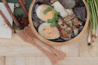 Şehriye rulo çorbası ile pork, Çin yemeği