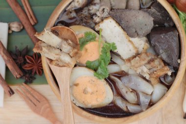 Şehriye rulo çorbası ile pork, Çin yemeği