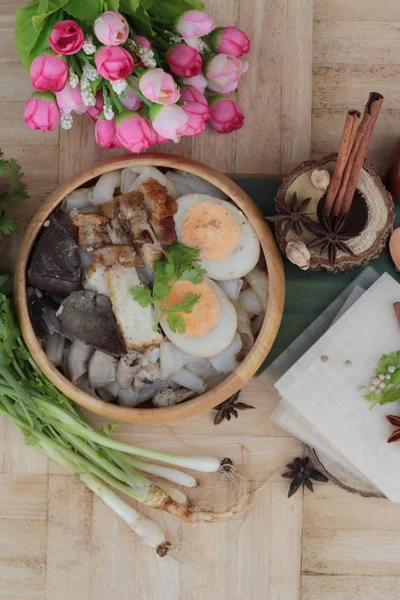 돼지고기, 롤 수프 국수 중국 음식 — 스톡 사진