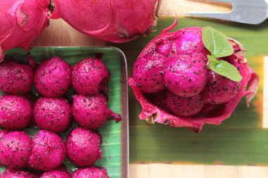 Taze dragon meyve ile Kepçe küre organik