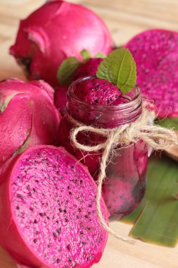 Taze dragon meyve ile güler yüzlü lezzetli organik