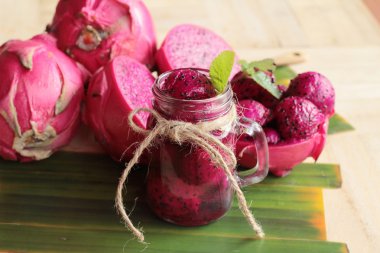 Taze dragon meyve ile güler yüzlü lezzetli organik