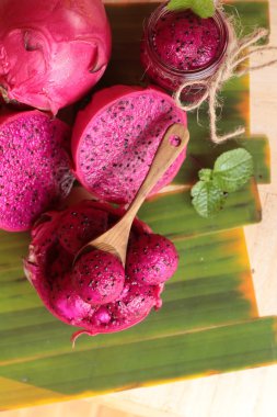 Taze dragon meyve ile güler yüzlü lezzetli organik