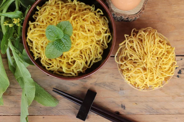 Egg noodles and raw noodles for cooking — Stock Photo, Image