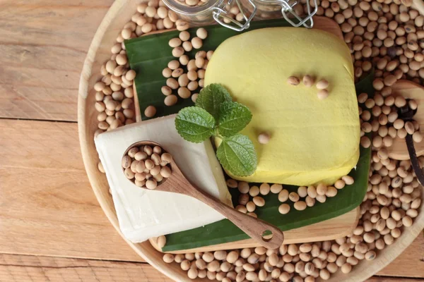 Tofu för matlagning och sojabönor — Stockfoto