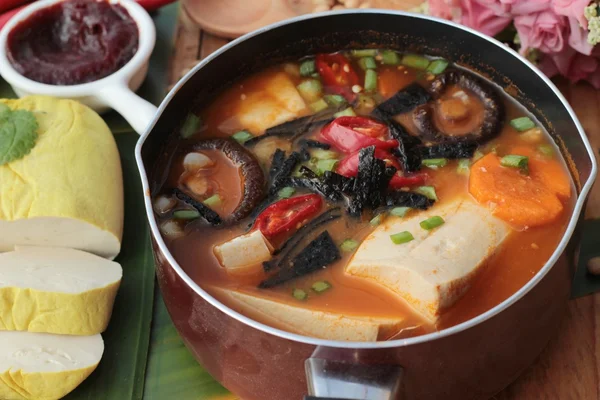 전통적인 한국 두 부 김치 스프 맛있어요 — 스톡 사진