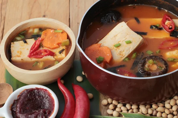 전통적인 한국 두 부 김치 스프 맛있어요 — 스톡 사진
