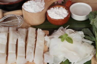 Pirinç şehriye düz ahşap arka plan yapma