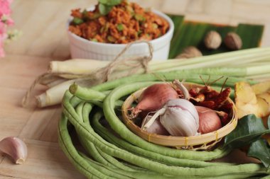 Yapma balık patty ile baharatlı kızarmış için