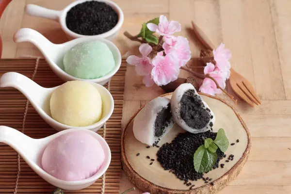 Daifuku Mochi japonské dezert a horký čaj — Stock fotografie