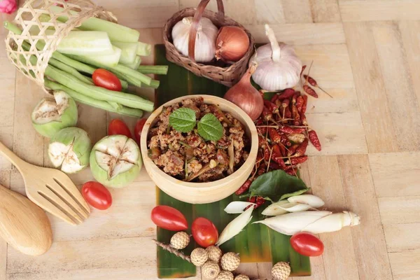 Spicy pork pastes delicious with fresh vegetables — Stock Photo, Image