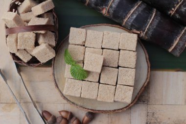 Kahverengi şeker küpleri organik ve kamışı