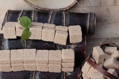 Kahverengi şeker küpleri organik ve kamışı