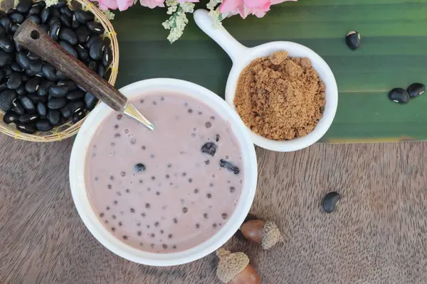 Piselli dagli occhi neri con latte di cocco è delizioso — Foto Stock