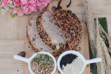 Kepekli ekmek karışımı tohum tahıl tahıllar ile