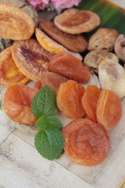 Kurutulmuş kayısı ve karışık kuru meyve lezzetli