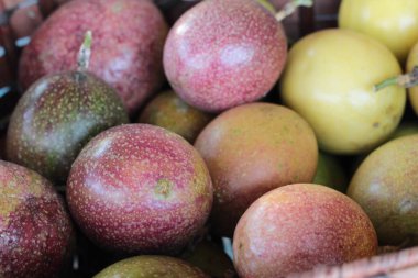 Passion fruit piyasada lezzetlidir.