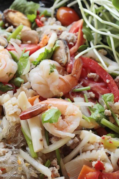 Noodles at shrimp salad spicy is delicious — Stock Photo, Image