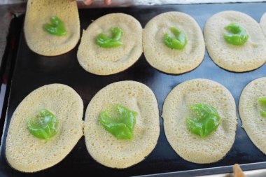 Tava keki yapım belgili tanımlık çarşı içinde lezzetlidir.