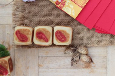 Festival ay pastayla kırmızı zarf, Çin yeni yılı