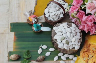 Kavrulmuş kabak çekirdeği sağlık için lezzetlidir