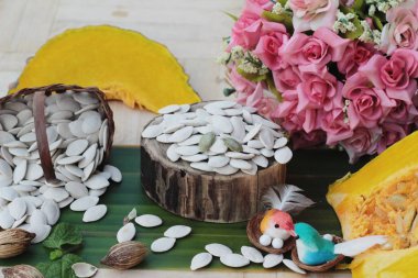 Kavrulmuş kabak çekirdeği sağlık için lezzetlidir