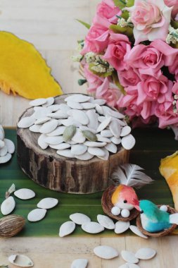 Kavrulmuş kabak çekirdeği sağlık için lezzetlidir