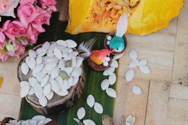 Kavrulmuş kabak çekirdeği sağlık için lezzetlidir