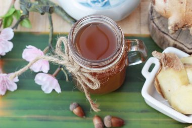 Zencefil çay taze zencefil ile lezzetli dilimlenmiş