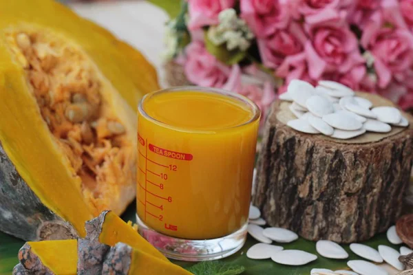 Fresh pumpkin smoothie in glass is delicious — Stock Photo, Image