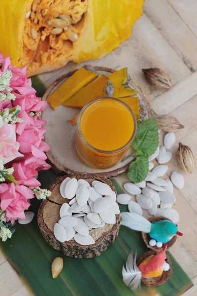 Fresh pumpkin smoothie in glass is delicious — Stock Photo, Image