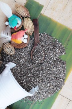 Chia tohum ahşap arka plan üzerinde sağlık için