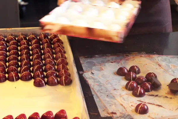 Maken van chocolade is heerlijk — Stockfoto