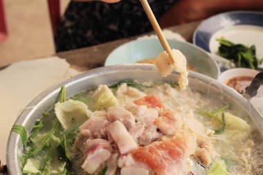 Sıcak kömürleri, Korece Barbekü stili domuz eti ızgara.