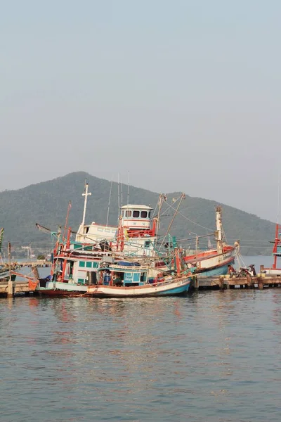 Barca dei pescatori sul mare — Foto Stock