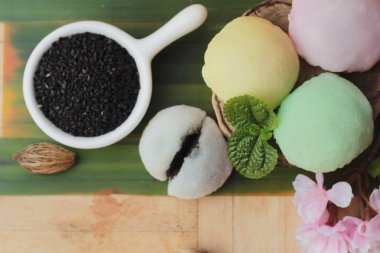 Siyah susam ile Daifuku Mochi Japon tatlı