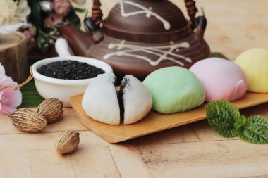 Siyah susam ile Daifuku Mochi Japon tatlı