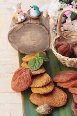 Kuru Kayısı ve karışık kuru meyve lezzetli