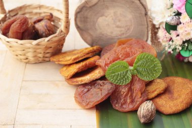 Kuru Kayısı ve karışık kuru meyve lezzetli